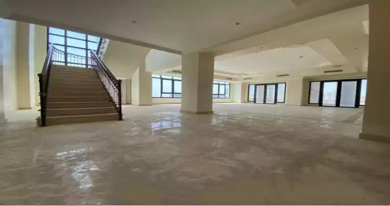 Residential Ready Property 4 Bedrooms U/F Penthouse  for rent in Al Sadd , Doha #12166 - 1  image 